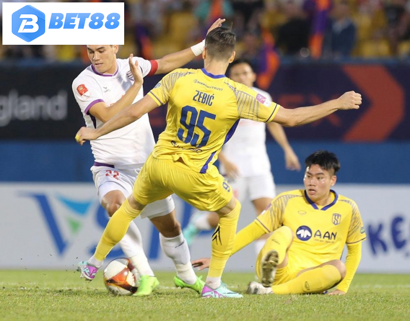 Bình Dương vs SLNA đối đầu ở trận mở màn vòng 11 V-League 2024/25 (Ảnh: VPF)